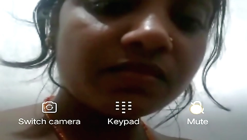 Sexy indian babe makes her tits bounce on the webcam