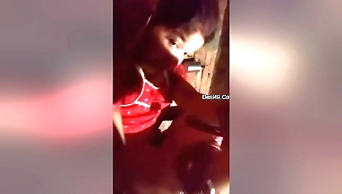 A brunette woman gets fucked by a dude in an amateur fucking video
