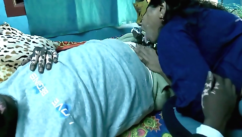 Indian amateur shows off her body and poses for the camera