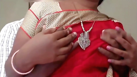Indian wife fucking with her ex lover in red saree