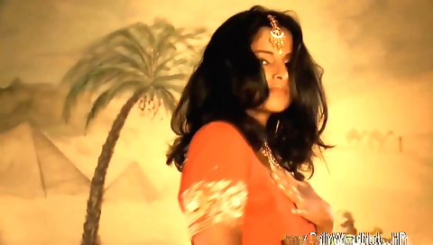 Indian brunette with a sexy body enjoys fucking herself