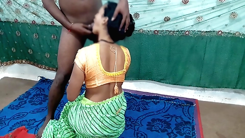 Bhabhi in a sexy village attire gets her big juicy pussy fucked