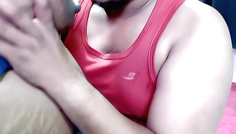 Indian amateur pornstar sucking milk and deepthroating