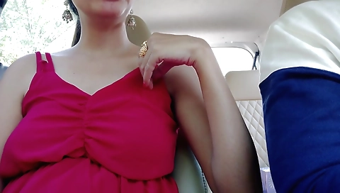 Indian babe was getting her pussy licked in the car