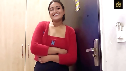 Indian stepsister rides a man in her big ass jeans
