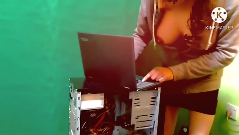 Indian computer repair porn video with a MILF and her tits