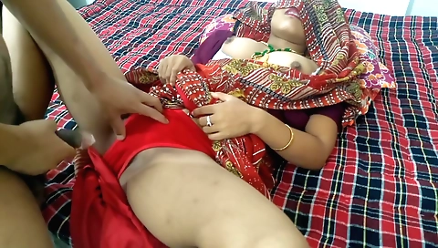 Indian girl in her kitchen gets handjob and fucked hard