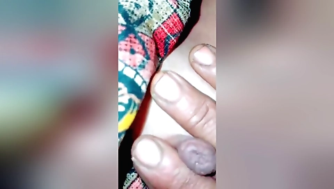 Indian girl with a very hot body is seducing her lover with her hands