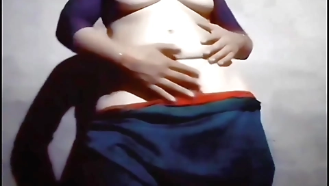 Bubba takes off her clothes and shows off her booty