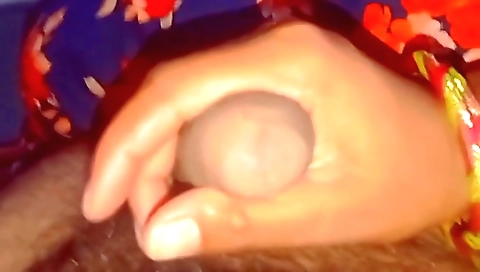 Indian girl with round boobs gets fucked in the car