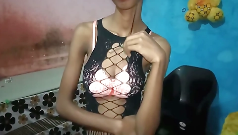 Indian whore has her pussy fucked by electretion man