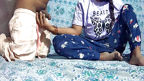 Indian amateur with a good body fucked in the real sex room