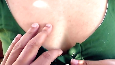 Indian chick with small boobs and a cute face is going on a trip