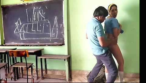 Indian schoolgirl has sex with a dude in the class