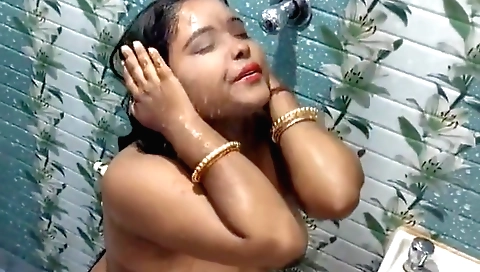 Hot milf amateur showering with a nice booty and big tits