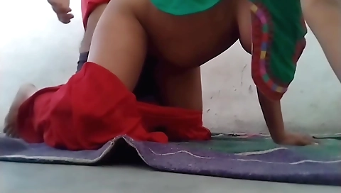 Indian girl with small tits gets fucked in the kitchen