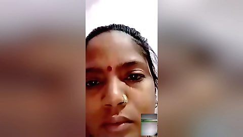 Sexy bhabi shows her beautiful body on a webcam video