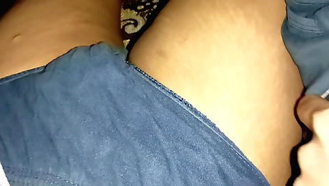 Amateur indian porn video with a sexy neighbor bhabdi