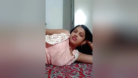 Horny girl gets her pussy fucked and stretched in a hardcore way