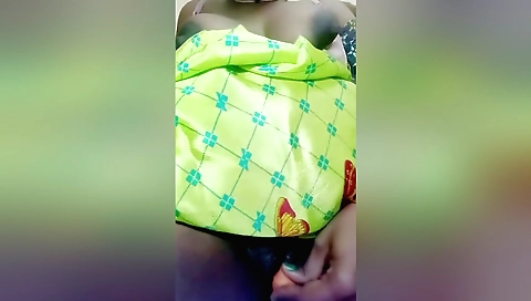 Indian chick with a nice ass shows her pussy on the web cam