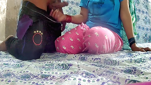 Indian brunette gets her mouth filled with a big dick