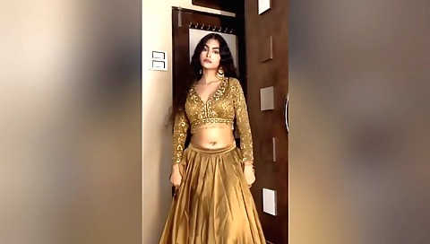 Indian stepsister with a hot body is getting fucked in hotel room