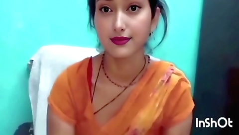 Indian girlfriend filmed by her hubby in hindi video