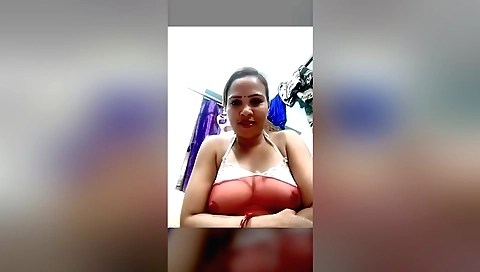 Indian bhabi shows off her boobs and ass on camera