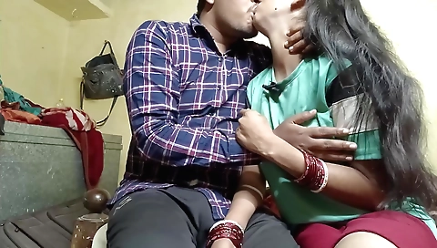 Brunette video shows her enjoying a nice sex with teacher