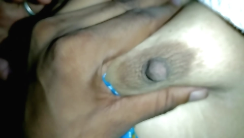 Indian night-babysitter video showing her ass-sucking