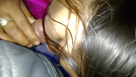 Indian milf gets fucked in the bedroom in an amateur porn scene