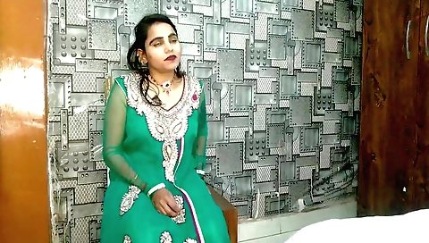 Indian brunette is giving a kinky sex scene in the house