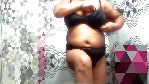 Stepsister-in-law shows her ass and fat boobs in hot solo