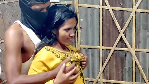 Indian amateur sex video with desi bhabhi and his wife