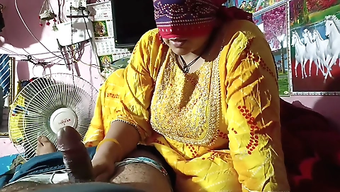 Indian milf 3 women fucked in a deepthroat porn clip
