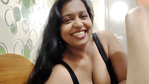I'm sucking my dick while showing me my huge boobs