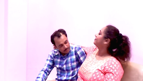 Indian babe gets her pussy and ass fucked by a guy