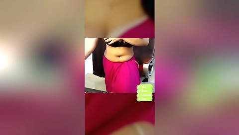 Indian amateur teen with big boobs shows off her tits