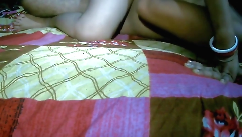 Indian teen video shows a slutty beauty with sexy legs
