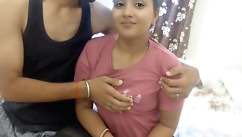 Amateur girlfriend in her bedroom filming with boyfriend