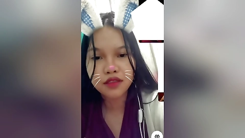 Amateur solo female porn movie filmed by a black-haired amateur
