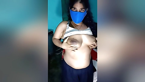Amateur brunette in a sexy outfit gets wet in the bedroom