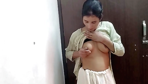 Chachi ko ghar me band kar ke jai dasti pha pakistan sex