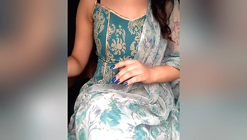 Sexy brunette with a small tits enjoys her solo video call