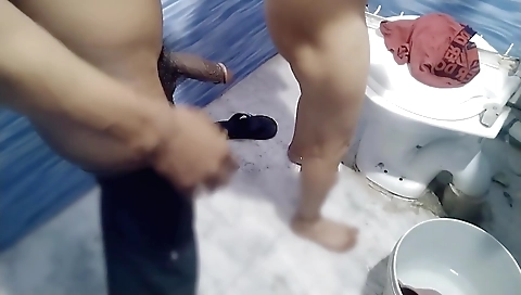 Indian amateur sex tape with a man inside a bathroom