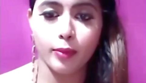 Busty indian woman with big boobs in amateur solo clip