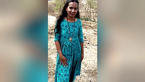 Indian babe with a nice body shows off in amateur porn