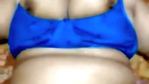 Amateur sex video with sexy Indian hottie in the bedroom