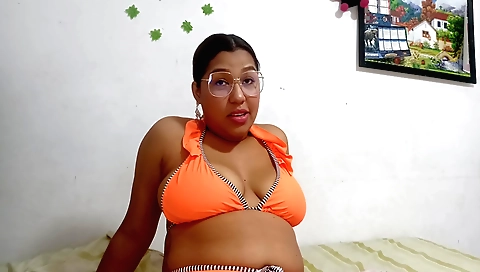 Indian girl sucking a deepthroated piece of a dude's pecker
