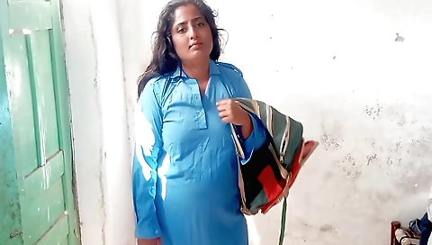 Indian ganderi bana k chodai ki larki rote rahi meri gand dard ha gand